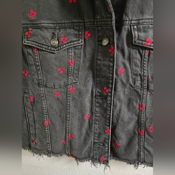 Cherry Embroidered Denim Vest - Picture 5 of 8